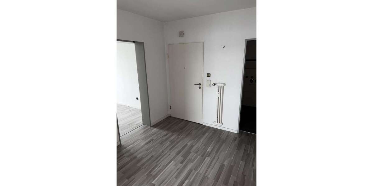 Etagenwohnung Detmold - 3 Zimmer, 82 m&sup2;, 950&euro; | Angebot:26821372