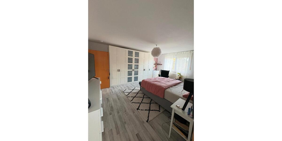 Etagenwohnung Bad Lippspringe - 5 Zimmer, 155 m&sup2;, 1.600&euro; | Angebot:27581416