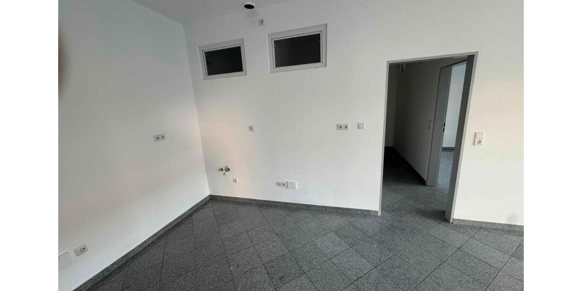 PB-Sennelager, 60 m2, EG - 3 ZK, umgebautes Ladenlokal 3 zimmer