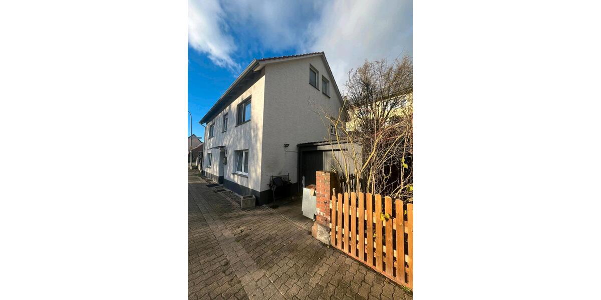 Einfamilienhaus Brakel - 7 Zimmer, 174 m&sup2;, 145.000&euro; | Angebot:25830575