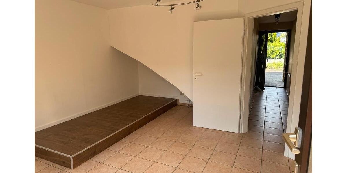 Reihenhaus Bad Lippspringe - 5 Zimmer, 100 m&sup2;, 850&euro; | Angebot:26677613