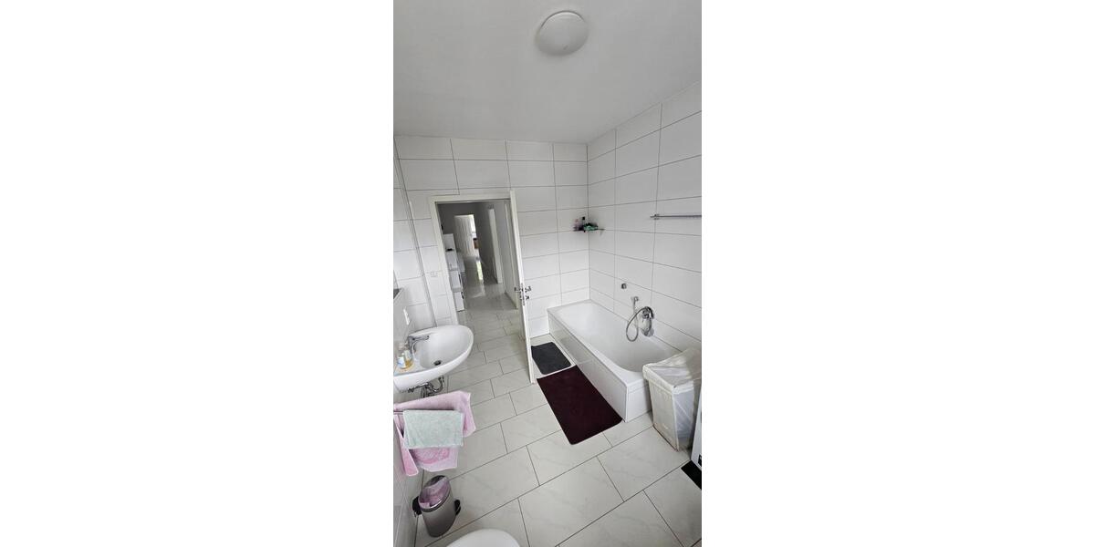 Etagenwohnung Paderborn Neuenbeken - 3 Zimmer, 92 m&sup2;, 1.100&euro; | Angebot:27623744