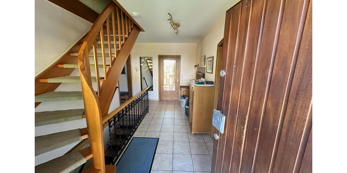 Einfamilienhaus Marsberg - 7 Zimmer, 252 m&sup2;, 275.000&euro; | Angebot:27001789
