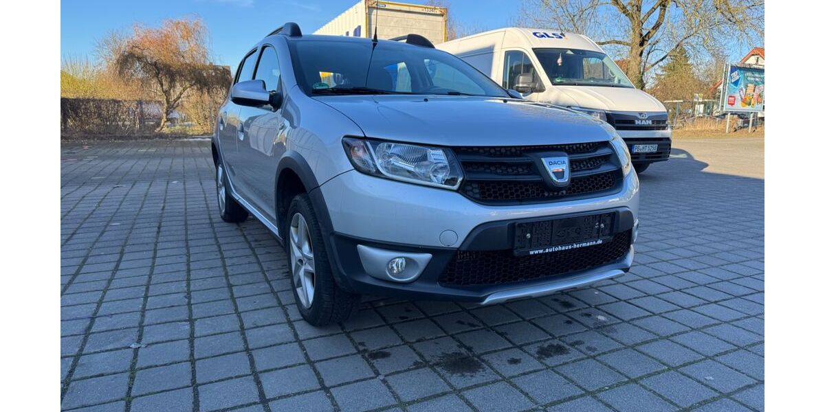 Dacia Sandero 49.680 km 8.499 &euro; Paderborn 33104
