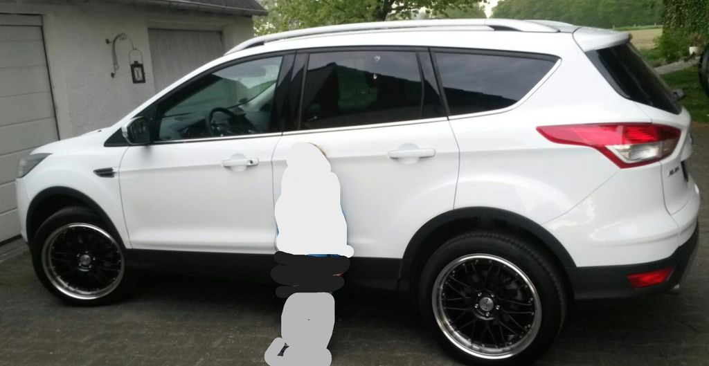 Ford Kuga 104.000 km 9.000 € Delbrück 33129