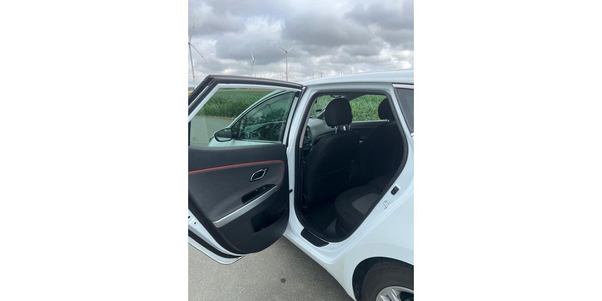 Kia ceed 201.000 km 5.099 € Paderborn 33104