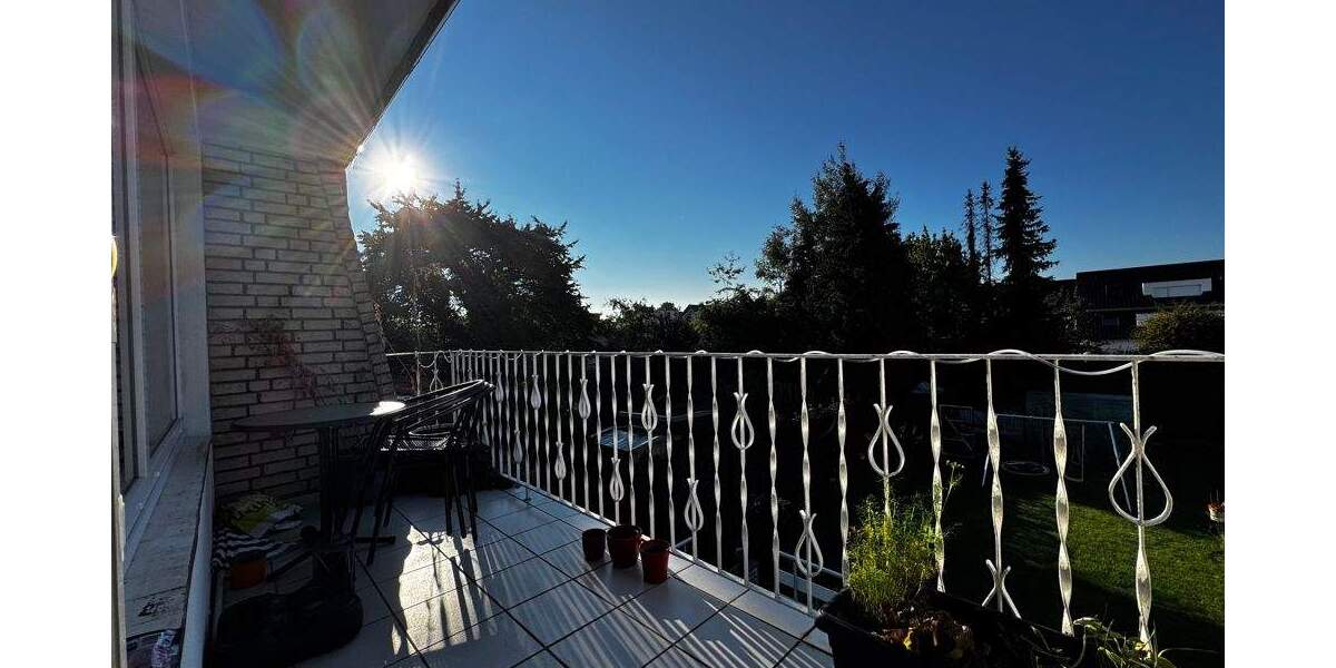 Modernisierte Doppelhaushälfte mit zwei Wohneinheiten - zentral wohnen, und Mieteinnahme! 6 zimmer