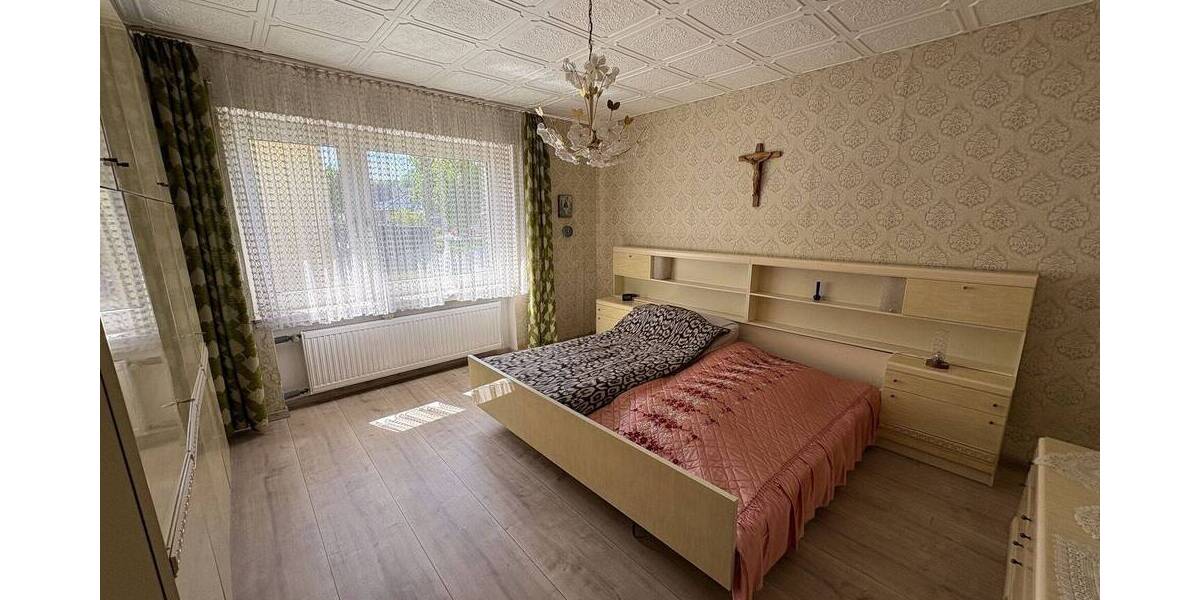 Mehrfamilienhaus, Wohnhaus Altenbeken - 8 Zimmer, 171 m&sup2;, 298.000&euro; | Angebot:26816526