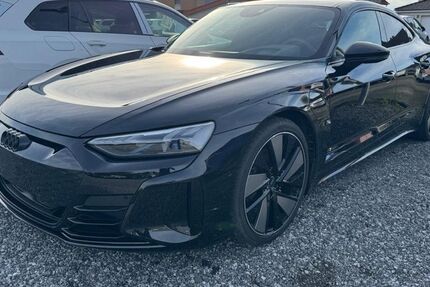 Audi e-tron GT 32.332 km 61.440 € Schloß Holte-Stukenbrock 33758