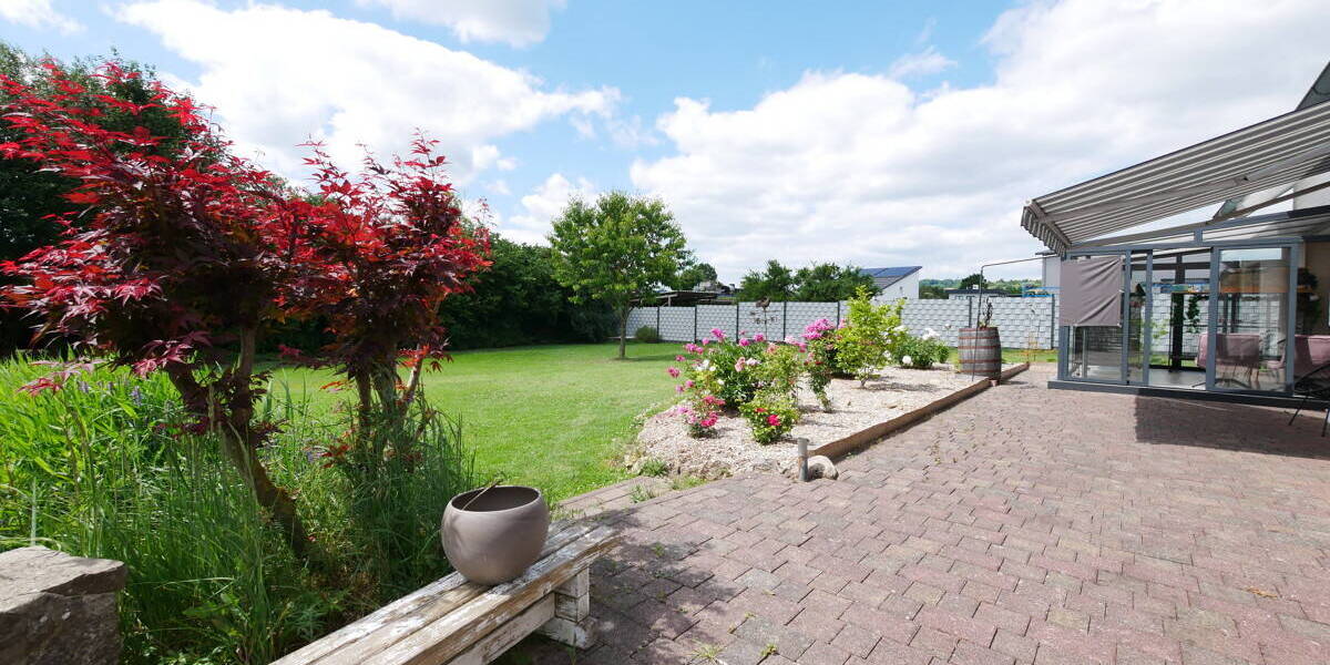 Einfamilienhaus Willebadessen - 6 Zimmer, 245 m&sup2;, 429.000&euro; | Angebot:25704095