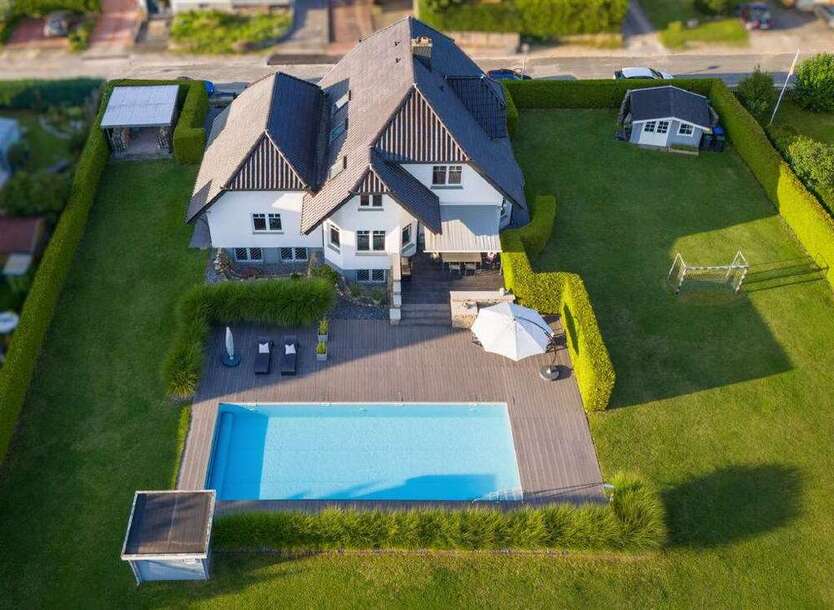Haus zum Kaufen in Lage 995.000 € 255.99 m²