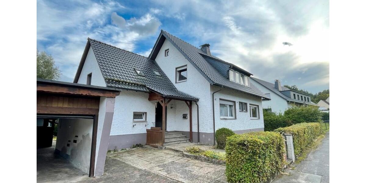 Einfamilienhaus Bad Driburg - 8 Zimmer, 141 m&sup2;, 210.000&euro; | Angebot:27522626