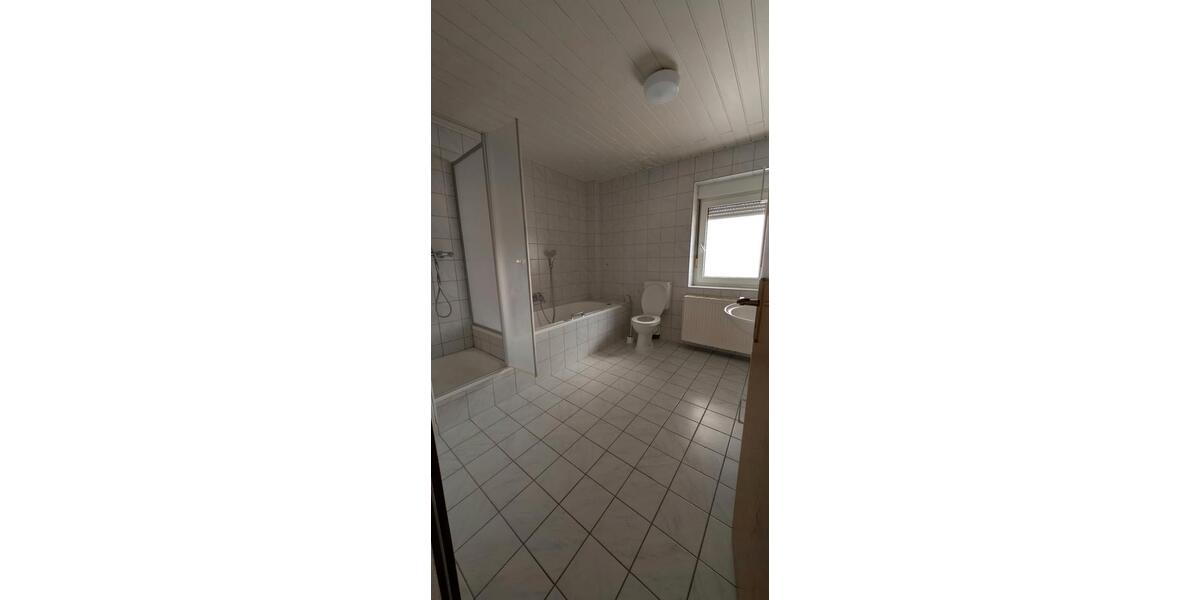 Etagenwohnung Steinheim - 5 Zimmer, 125 m&sup2;, 900&euro; | Angebot:27536573