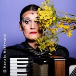 Carmela de Feo: La Signora - groß! blond! erfolgreich!