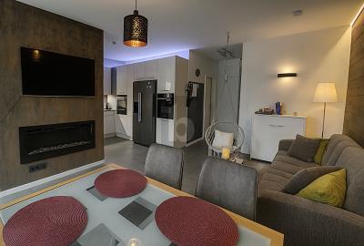 STILVOLLES WOHNERLEBNIS MIT PRIVATEM ZUGANG 4 zimmer