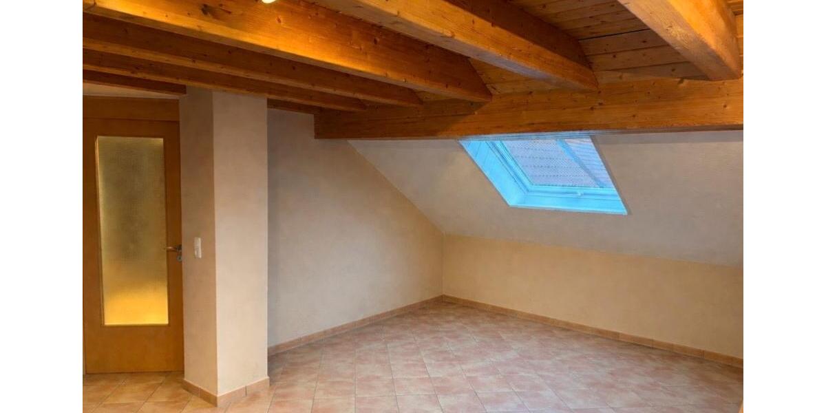 Dachgeschoßwohnung Willebadessen - 1 Zimmer, 85 m&sup2;, 650&euro; | Angebot:26040261