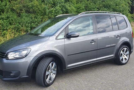VW Cross Touran 258.000 km 10.000 € Paderborn 33104