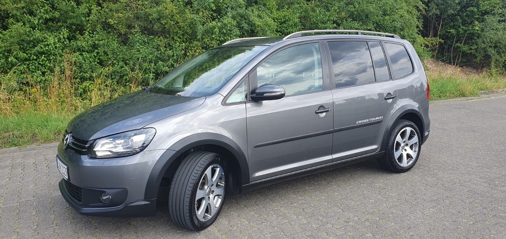 VW Cross Touran 258.000 km 10.000 € Paderborn 33104