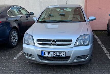 Opel Vectra 207.000 km 1.999 &euro; Schlangen 33189