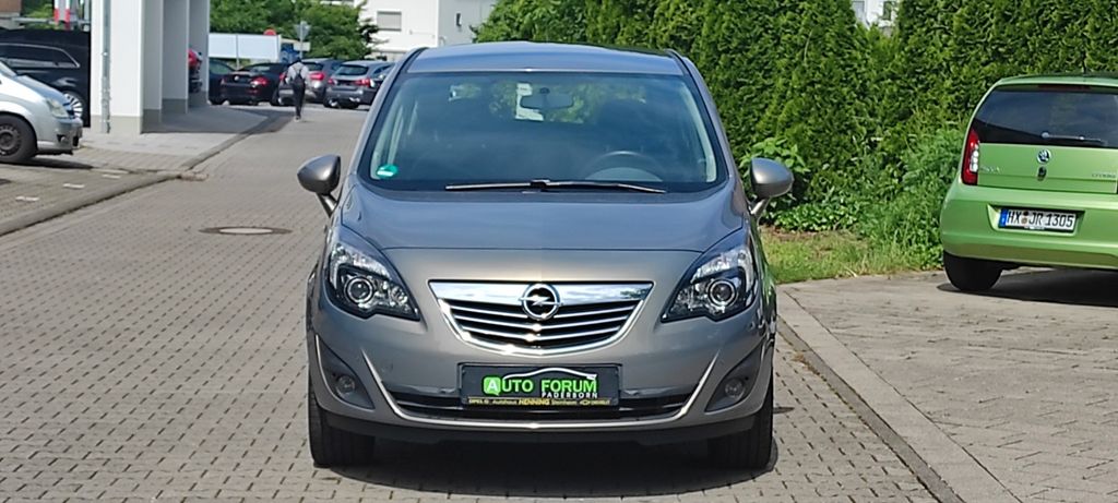 Opel Meriva 215.000 km 2.499 &euro; Paderborn 33102