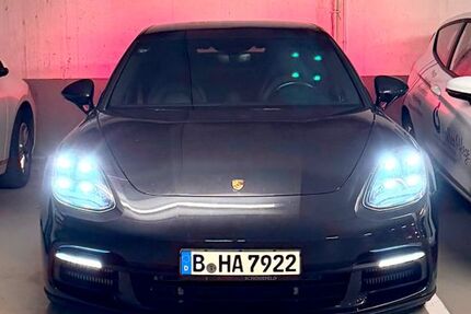 Porsche Panamera 124.000 km 42.000 &euro; Schloss Holte 33758