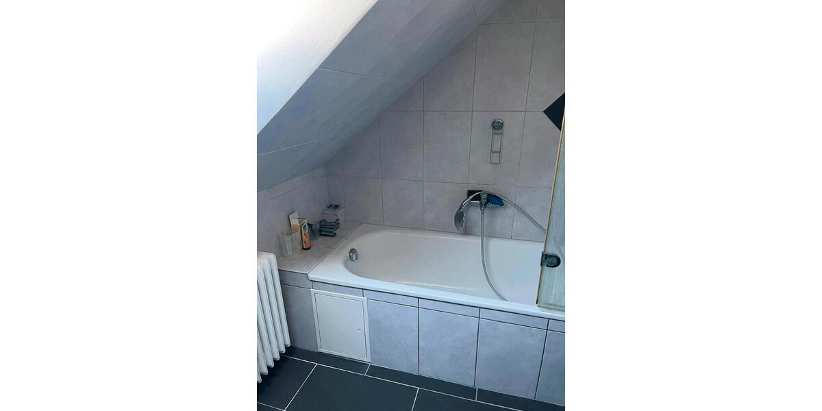 Dachgeschoßwohnung Paderborn Univiertel - 3 Zimmer, 96 m&sup2;, 910&euro; | Angebot:26413879