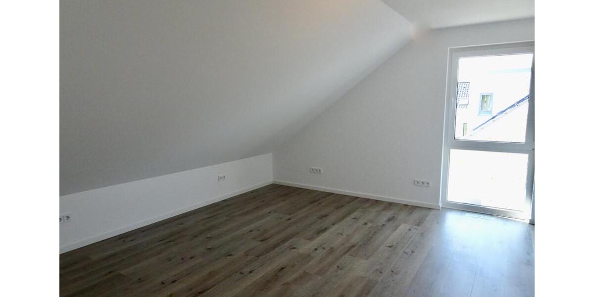 Dachgeschoßwohnung Paderborn Elsen - 4 Zimmer, 134 m&sup2;, 1.600&euro; | Angebot:25933364