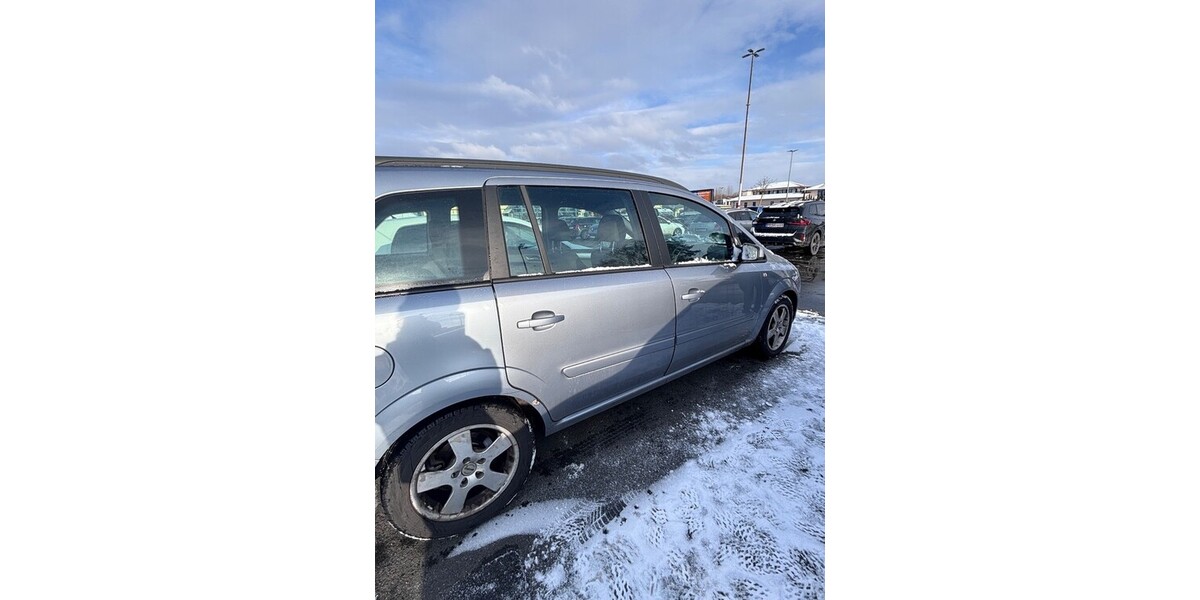 Opel Zafira 230.000 km 2.700 &euro; Paderborn 33104