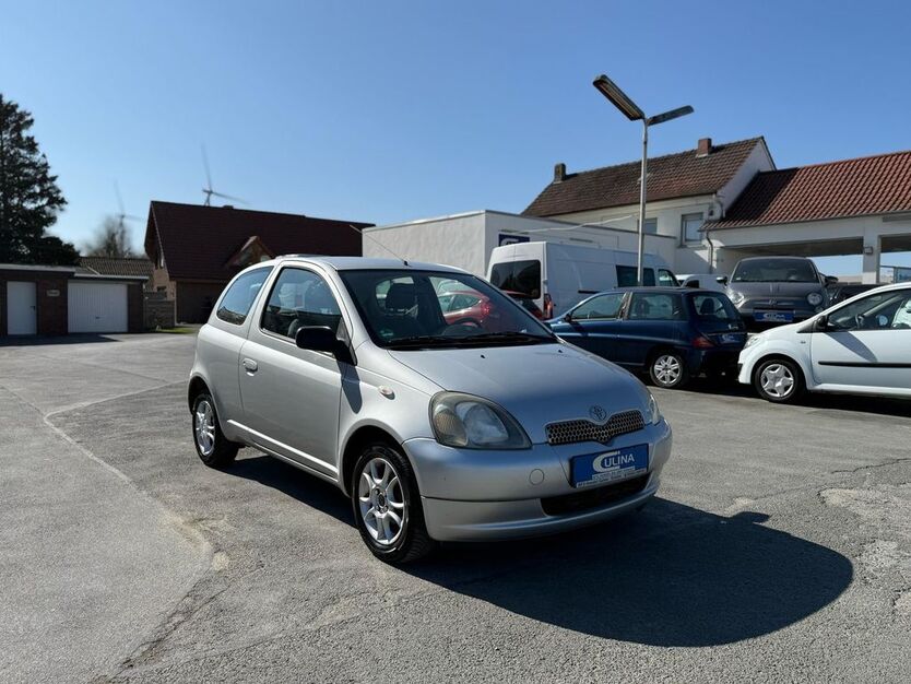 Toyota Yaris 321.000 km 1.150 € Erwitte 59597