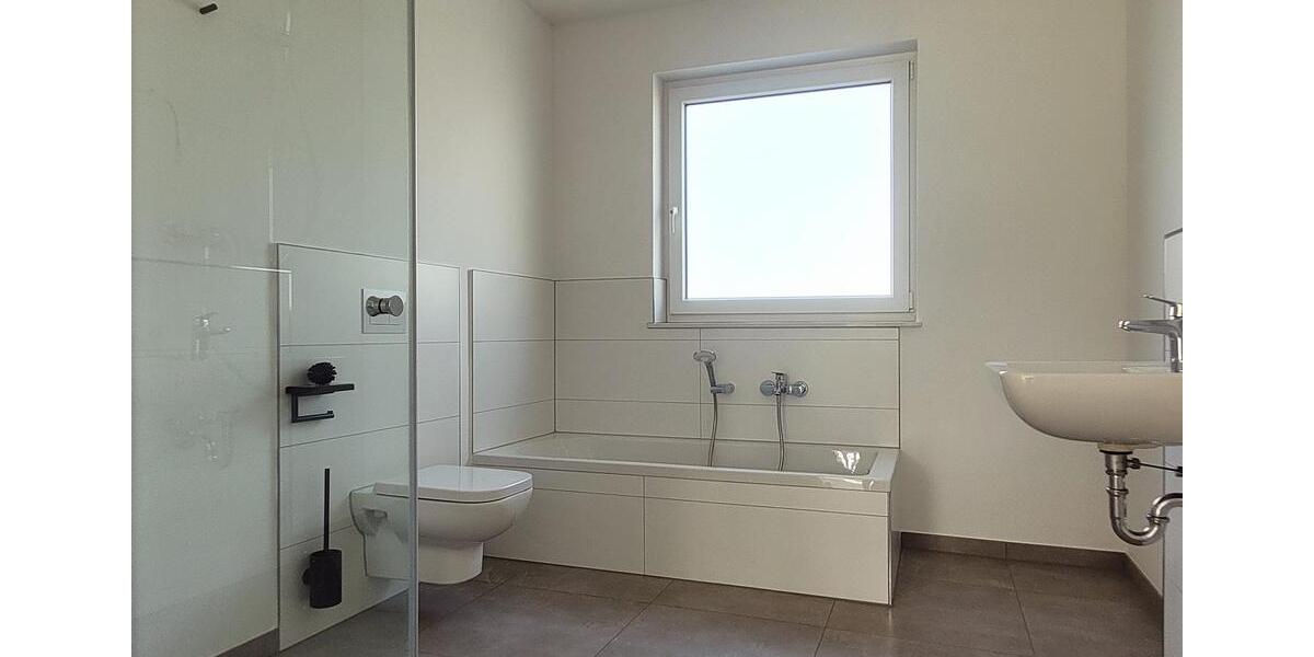 Erdgeschoßwohnung Detmold Hiddesen - 2 Zimmer, 72 m&sup2;, 930&euro; | Angebot:26166783
