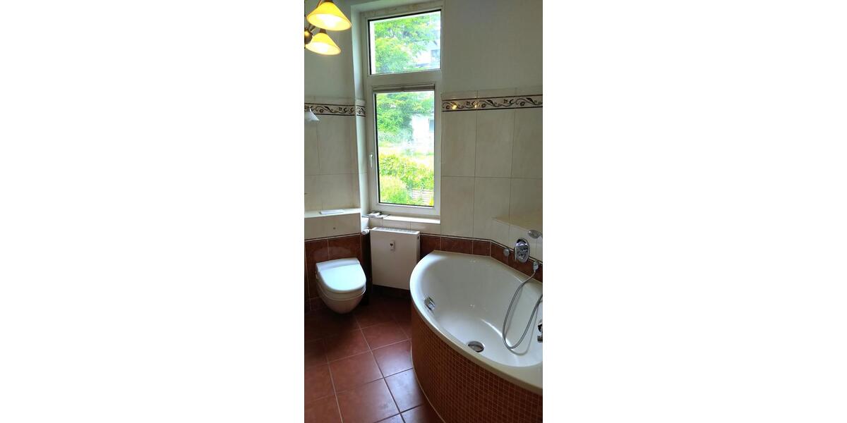 Etagenwohnung Detmold Hiddesen - 5 Zimmer, 162 m&sup2;, 1.450&euro; | Angebot:27606091