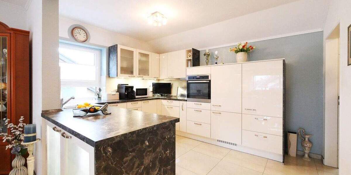 Etagenwohnung Bad Lippspringe - 3 Zimmer, 131 m&sup2;, 329.000&euro; | Angebot:25821000