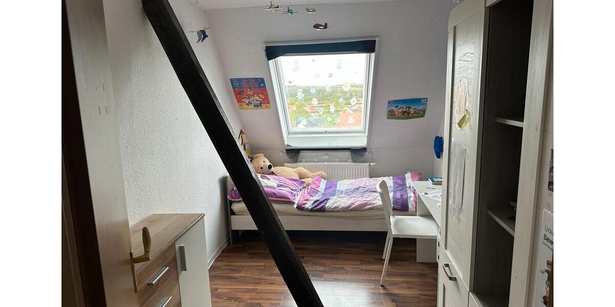 Dachgeschoßwohnung Altenbeken - 4 Zimmer, 108 m&sup2;, 750&euro; | Angebot:26446404
