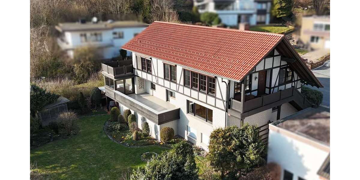 Einfamilienhaus Bad Driburg - 8 Zimmer, 345 m&sup2;, 678.000&euro; | Angebot:25339532