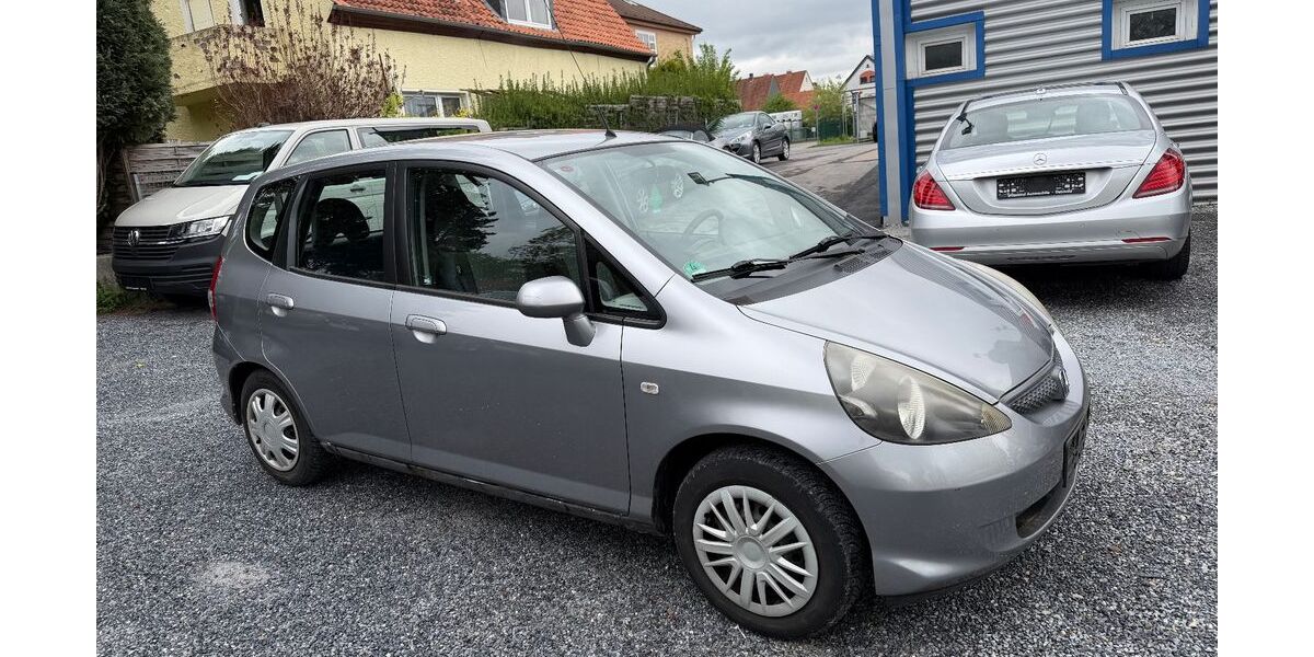 Honda Jazz 128.000 km 2.499 &euro; Detmold 32758