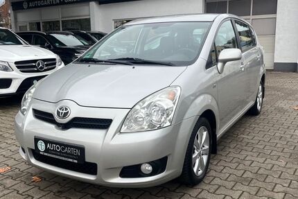 Toyota Corolla Verso 110.000 km 8.990 &euro; Paderborn 33098
