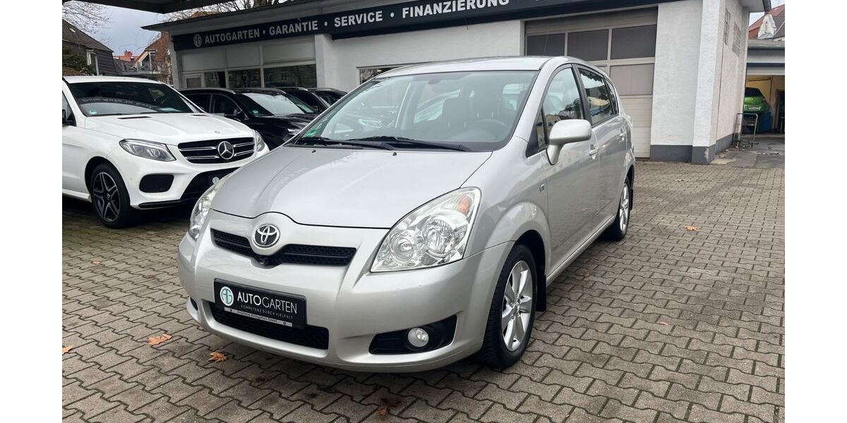 Toyota Corolla Verso 110.000 km 8.990 &euro; Paderborn 33098