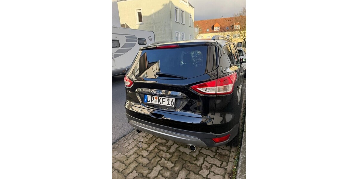 Ford Kuga 133.000 km 8.900 &euro; Lippstadt 59555