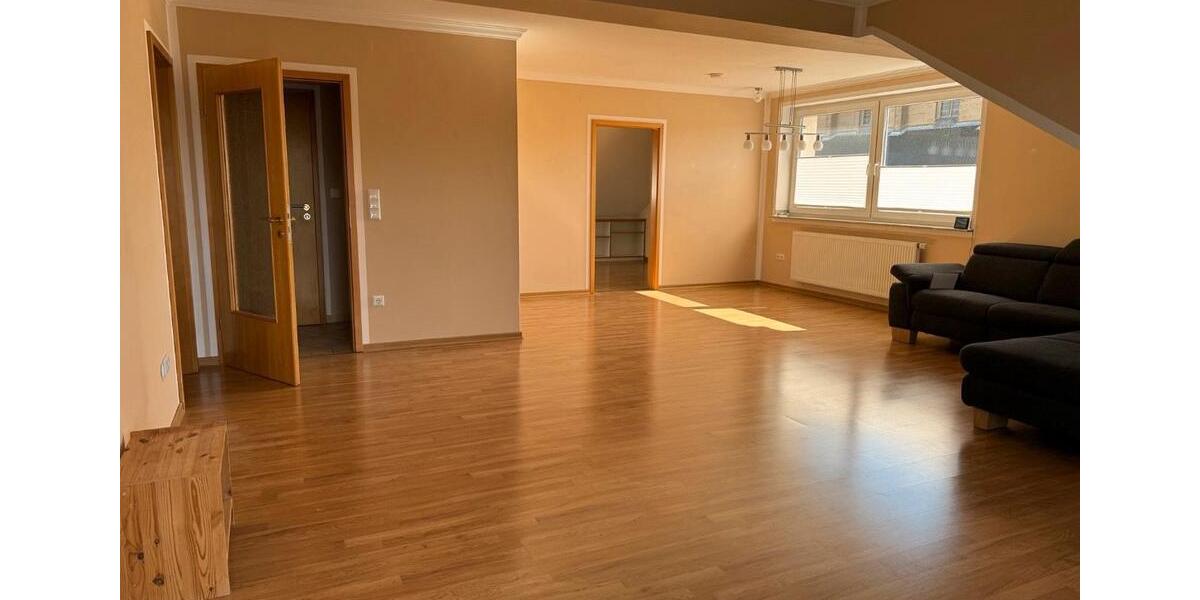 Dachgeschoßwohnung Altenbeken - 4 Zimmer, 118 m&sup2;, 1.000&euro; | Angebot:25157153