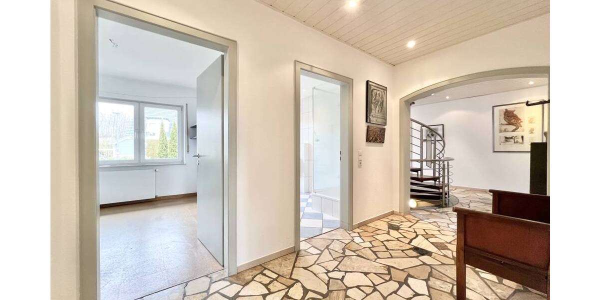 Einfamilienhaus Detmold Diestelbruch - 6 Zimmer, 219 m&sup2;, 525.000&euro; | Angebot:26081142