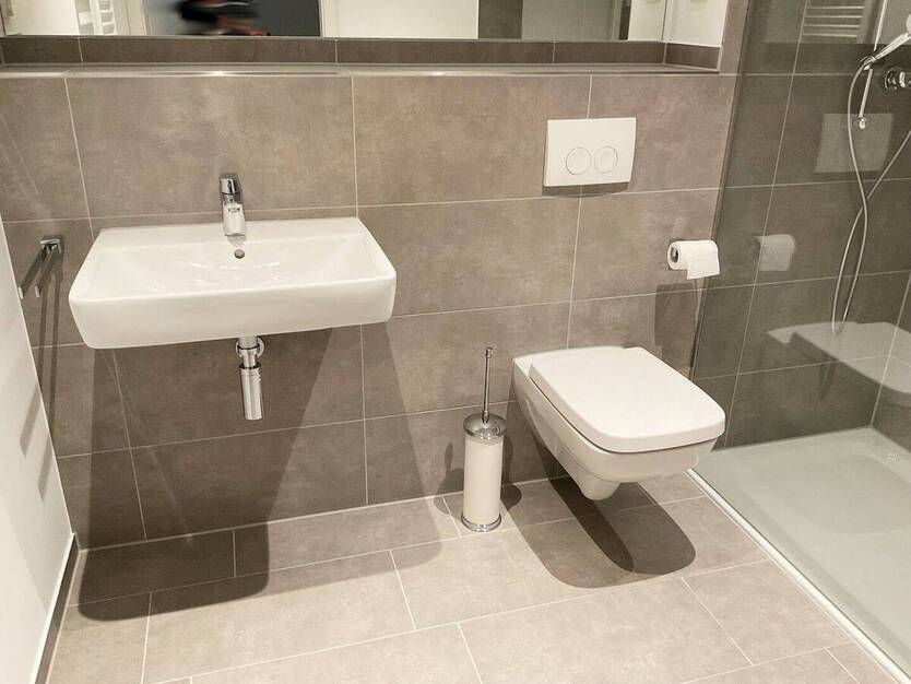 Helle 2-Zimmer-Wohnung mit Terrasse, moderne Neubau-Ausstattung mit Echtholzparkett + Einbauküche 2 zimmer