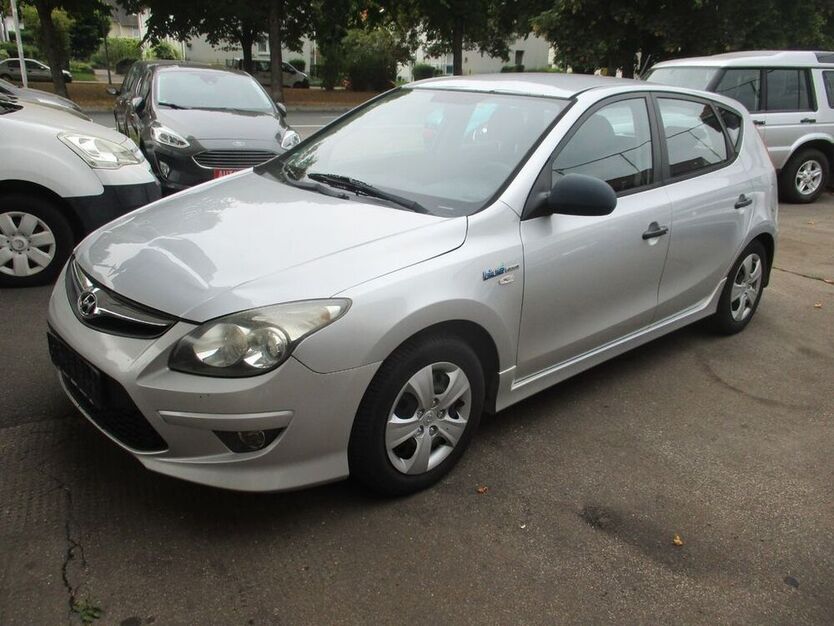 i30