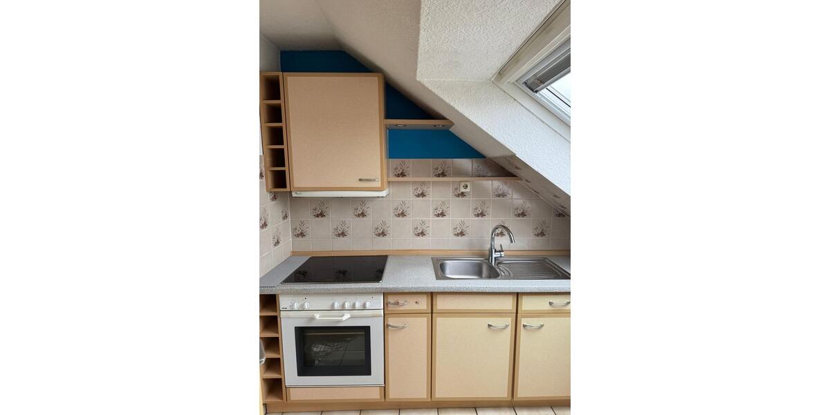 Dachgeschoßwohnung Detmold - 3 Zimmer, 56 m&sup2;, 450&euro; | Angebot:26329368
