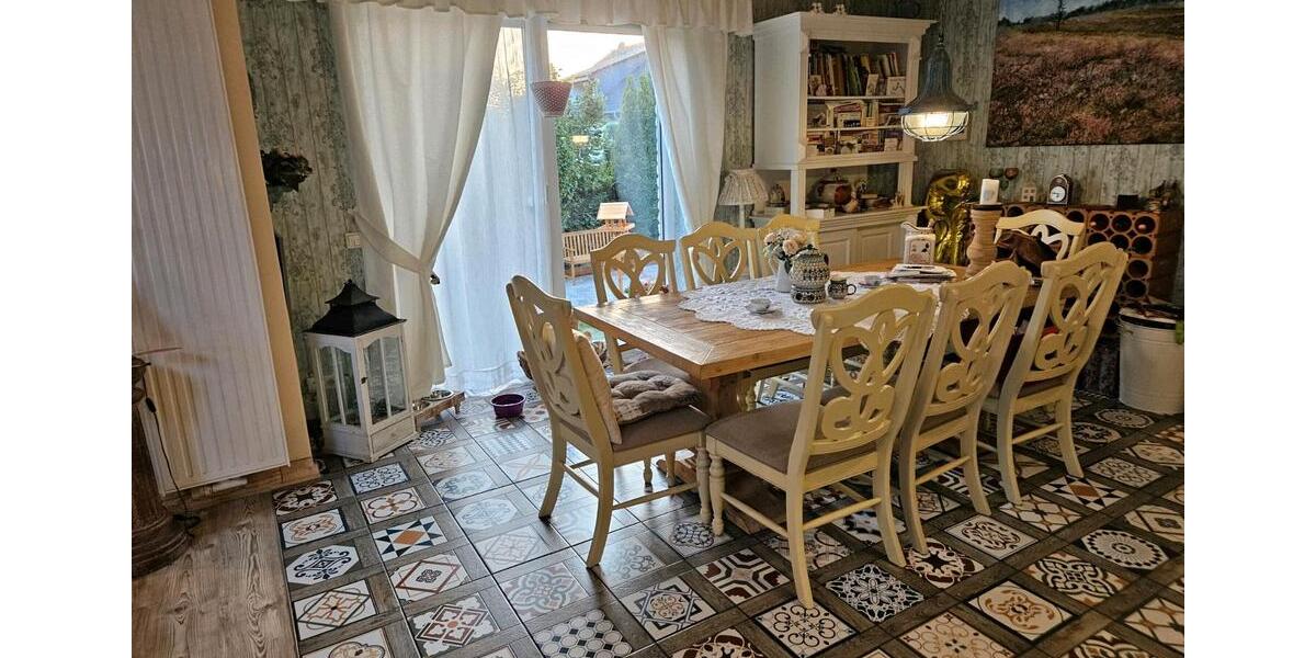 Erdgeschoßwohnung Delbrück - 5 Zimmer, 140 m&sup2;, 1.400&euro; | Angebot:27542460