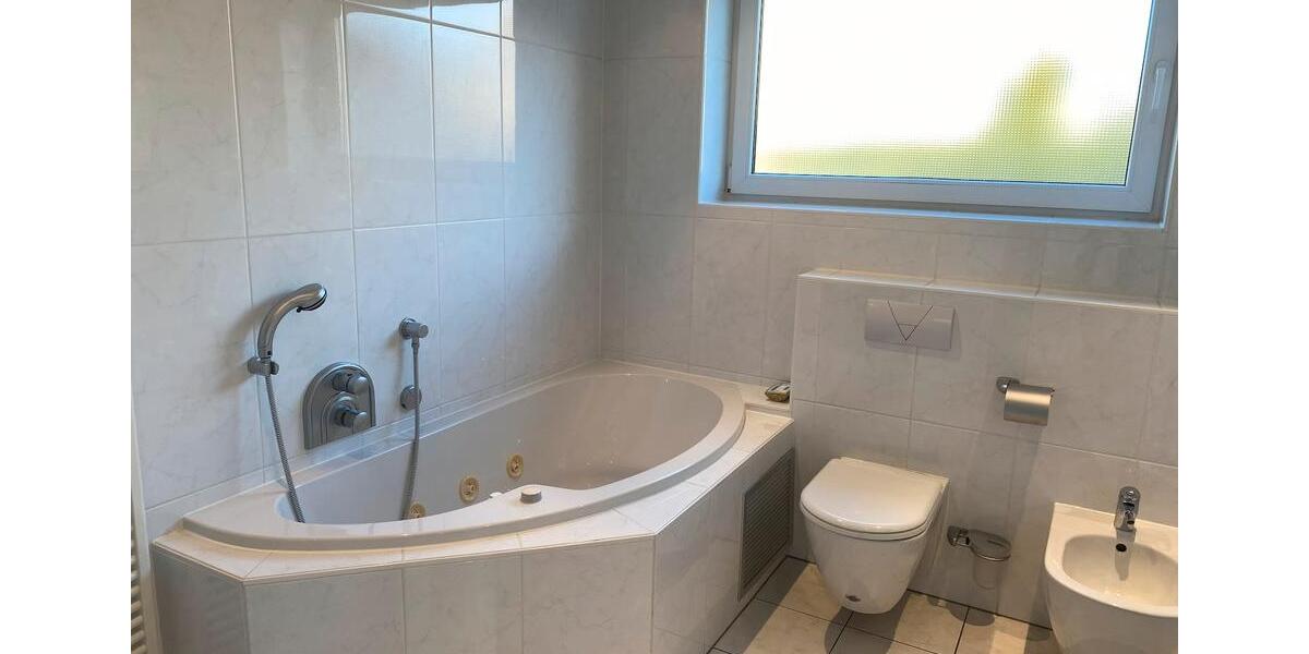 Einfamilienhaus Paderborn Elsen - 6 Zimmer, 250 m&sup2;, 2.000&euro; | Angebot:24515527