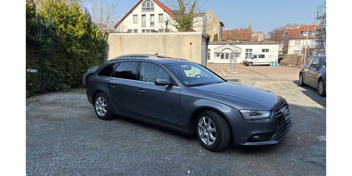 Audi A4 240.000 km 8.850 &euro; Detmold 32756
