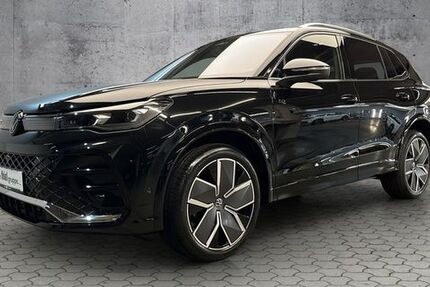 VW Tiguan 4.500 km 52.555 &euro; Paderborn 33100