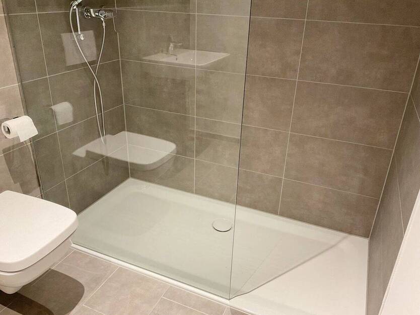 Helle 2-Zimmer-Wohnung mit Terrasse, moderne Neubau-Ausstattung mit Echtholzparkett + Einbauküche 2 zimmer