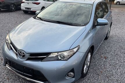 Toyota Auris 77.709 km 9.900 € Paderborn 33104