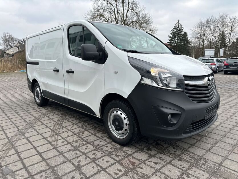 Opel Vivaro 98.000 km 11.999 € Paderborn 33104